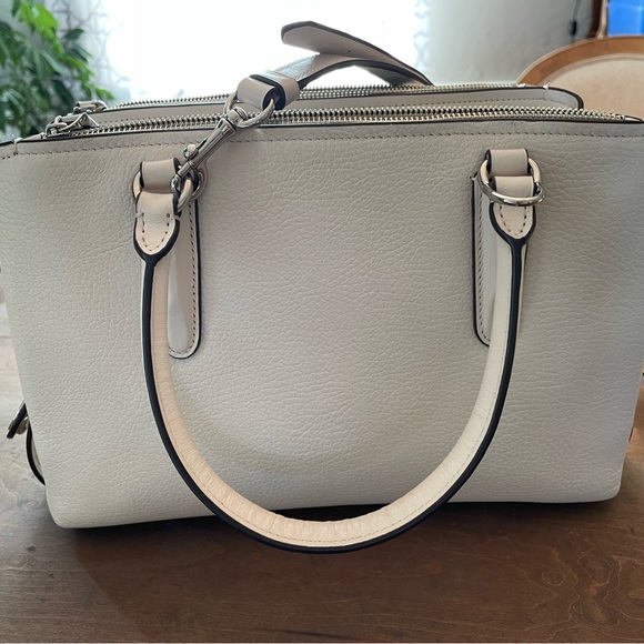 Coach Brooklyn Carryall in White.  Pristine like new condition - Picture 2 of 4